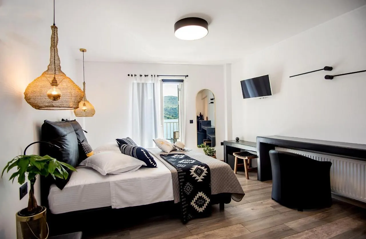 Apartment A & B Minimal Suite Ιι With Sea View In Argostoli