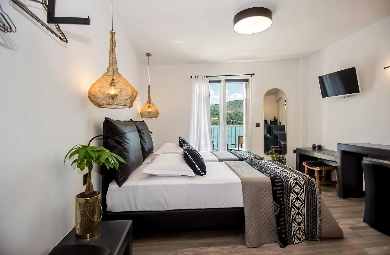 Apartment A & B Minimal Suite Ιι With Sea View In Argostoli